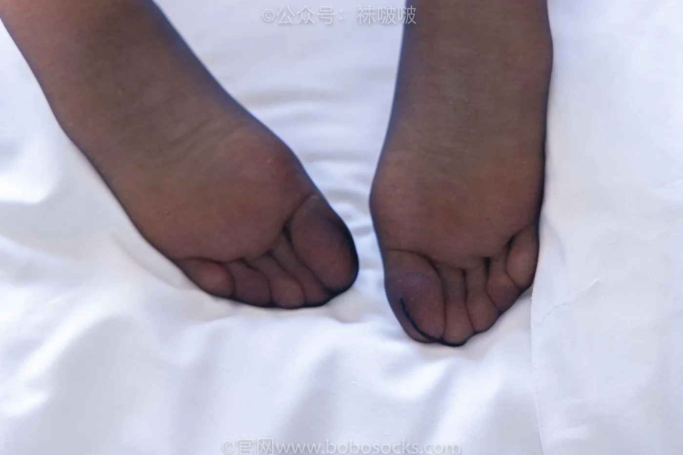 [BoBoSocks袜啵啵]NO.049 果果-OL制服、高跟鞋、黑丝 [140P]插图3